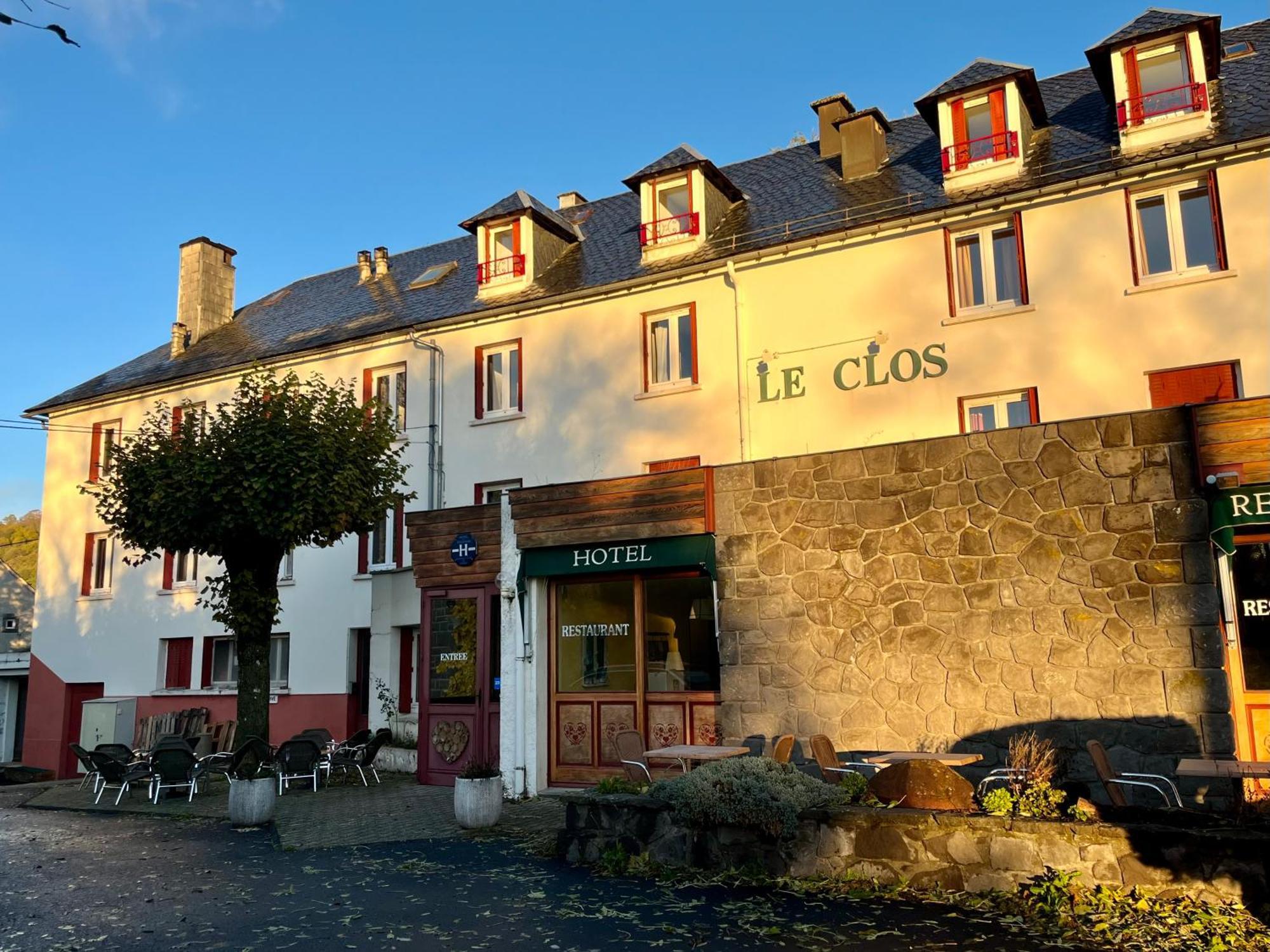 Hotel Restaurant Le Clos Besse-et-Saint-Anastaise Exterior foto