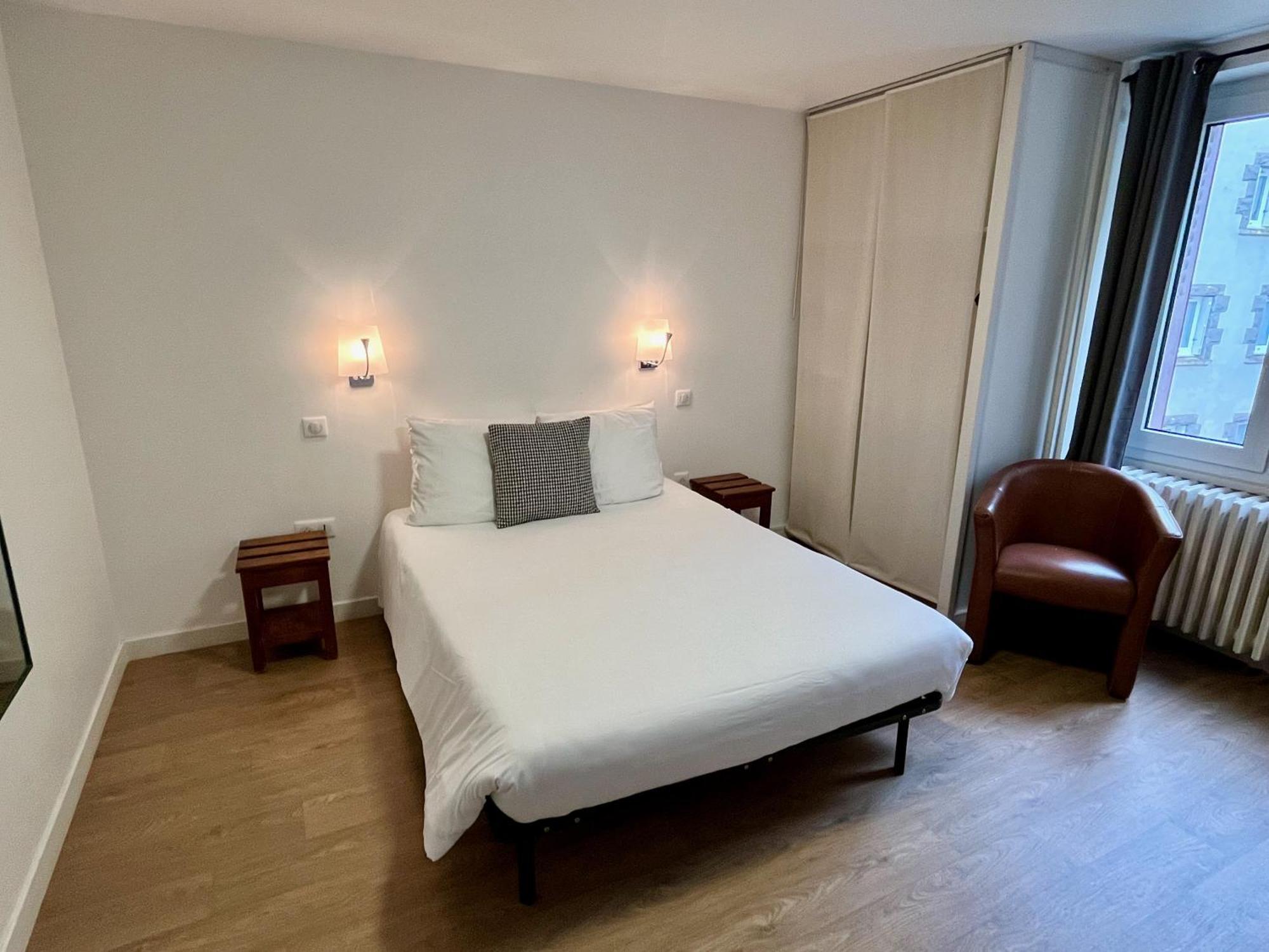 Hotel Restaurant Le Clos Besse-et-Saint-Anastaise Quarto foto