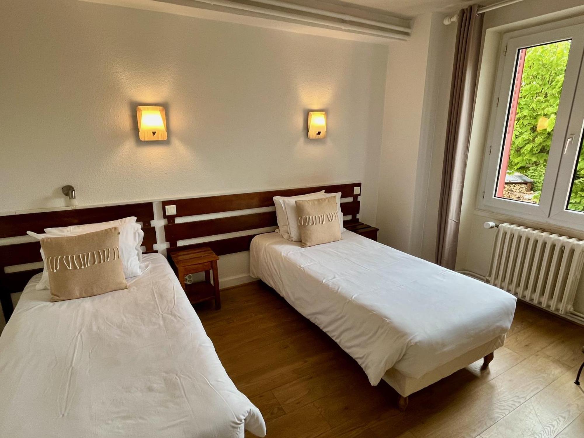 Hotel Restaurant Le Clos Besse-et-Saint-Anastaise Quarto foto